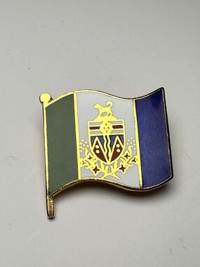 Yukon Flag Lapel Pin Canada Provincial Crest Flag Enamel Pin Souvenir